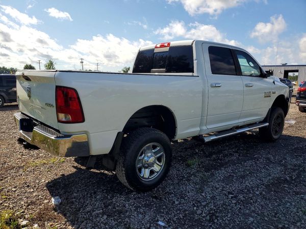 2014 RAM 2500 SLT CREW CAB 4X4