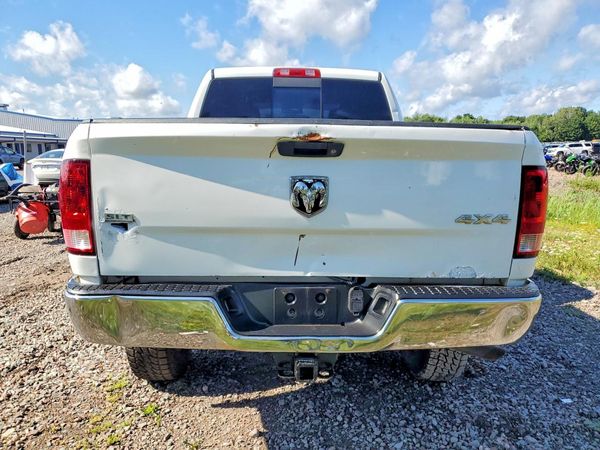 2014 RAM 2500 SLT CREW CAB 4X4