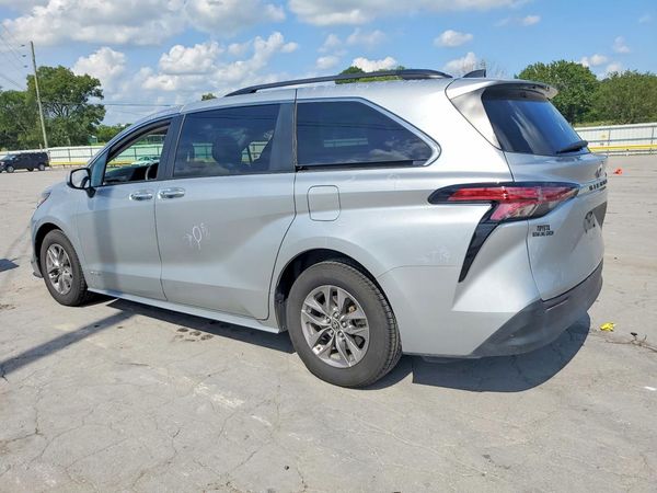 2021 TOYOTA SIENNA XLE Plus Package