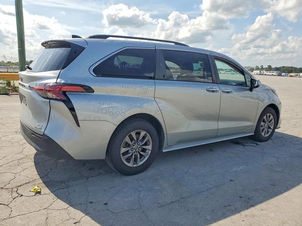2021 TOYOTA SIENNA XLE Plus Package