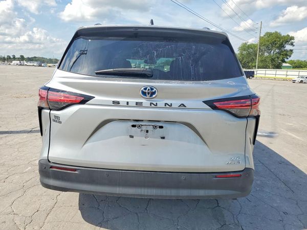 2021 TOYOTA SIENNA XLE Plus Package