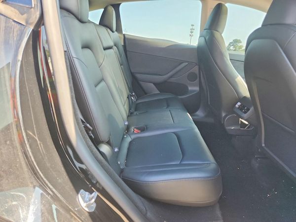 2025 TESLA MODEL Y