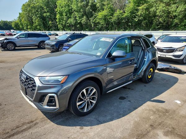 2022 AUDI Q5 S Line quattro Premium