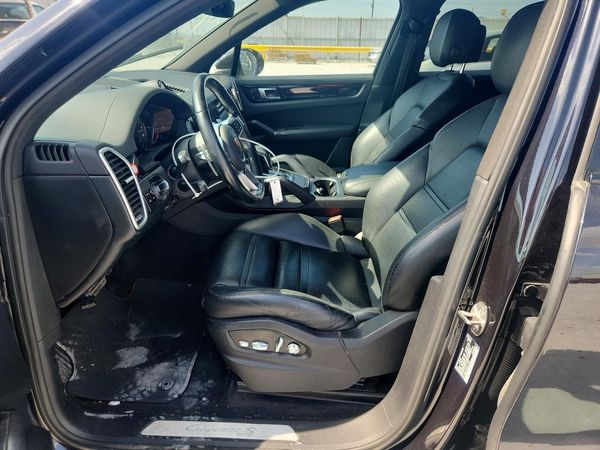 2019 PORSCHE CAYENNE S
