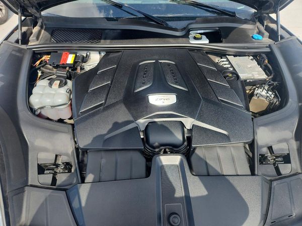 2019 PORSCHE CAYENNE S