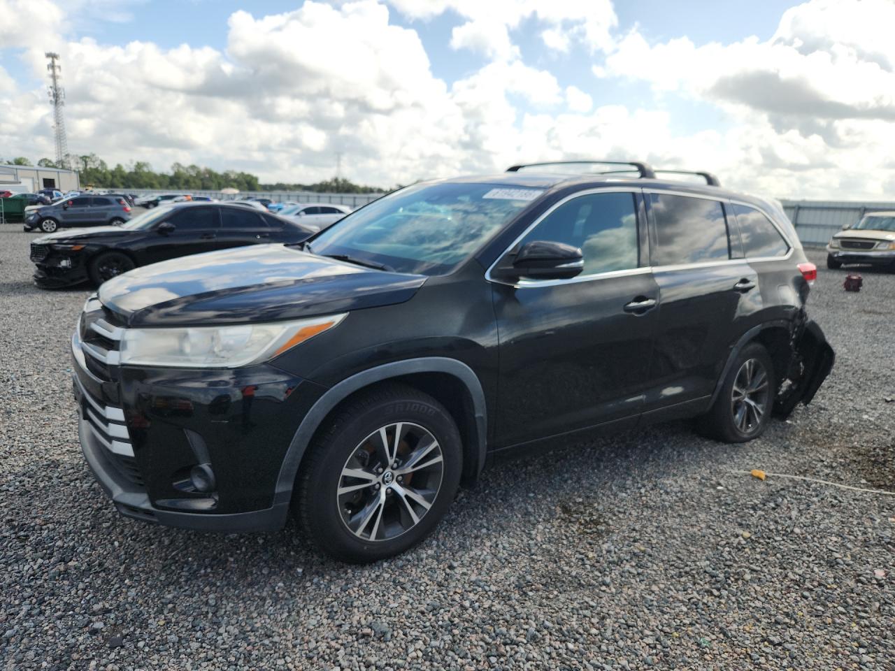 2017 TOYOTA HIGHLANDER LE/LE Plus