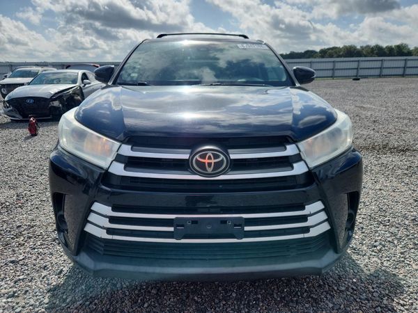 2017 TOYOTA HIGHLANDER LE/LE Plus