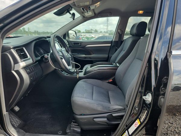 2017 TOYOTA HIGHLANDER LE/LE Plus