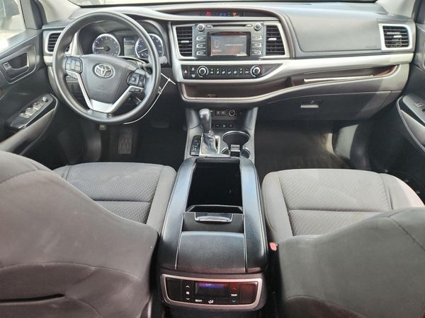 2017 TOYOTA HIGHLANDER LE/LE Plus