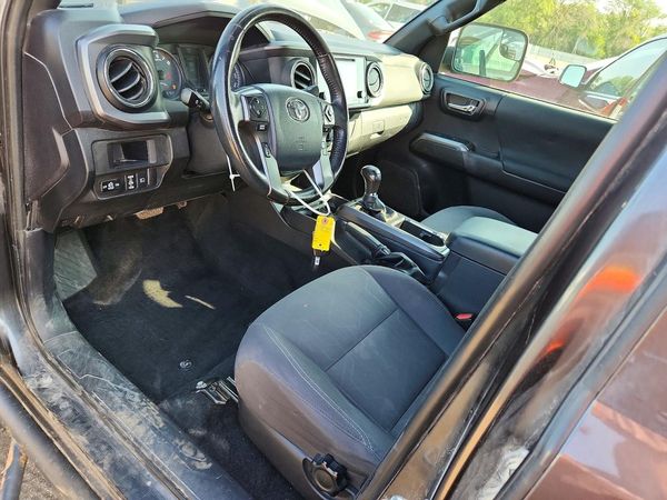 2019 TOYOTA TACOMA SR5