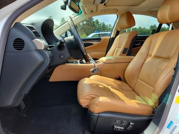 2017 LEXUS LS 460