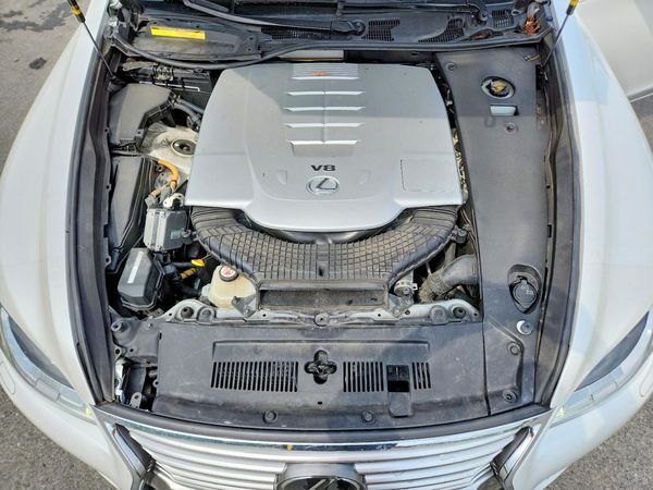 2017 LEXUS LS 460