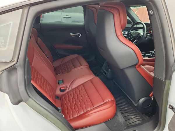 2023 AUDI E-TRON GT quattro Premium Plus