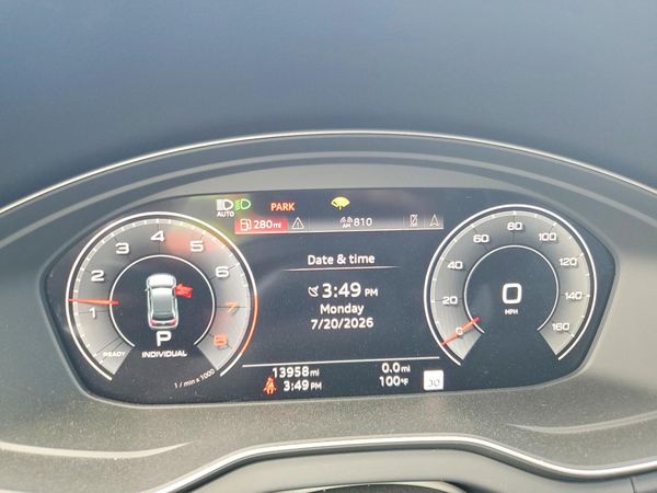 2024 AUDI Q5 S Line quattro Prestige