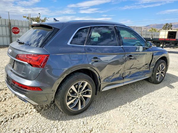 2024 AUDI Q5 S Line quattro Prestige