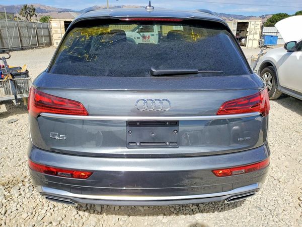 2024 AUDI Q5 S Line quattro Prestige