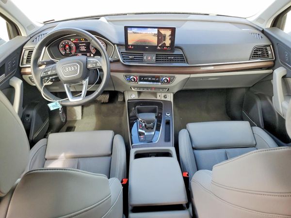 2024 AUDI Q5 S Line quattro Prestige