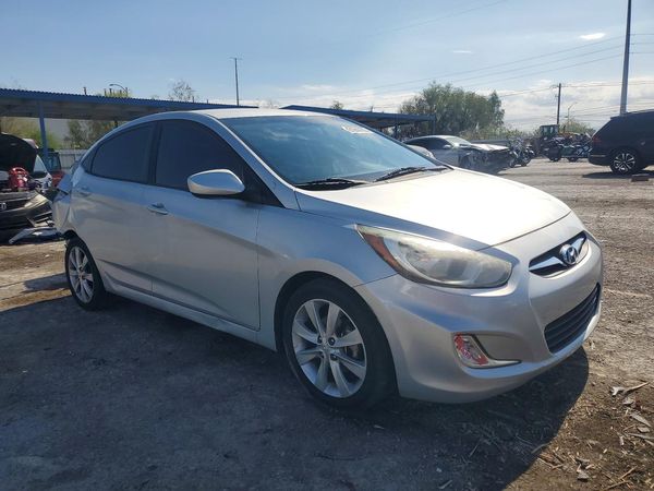 2012 HYUNDAI ACCENT GLS (Middle grade)