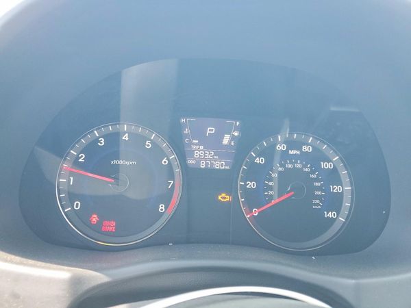 2012 HYUNDAI ACCENT GLS (Middle grade)