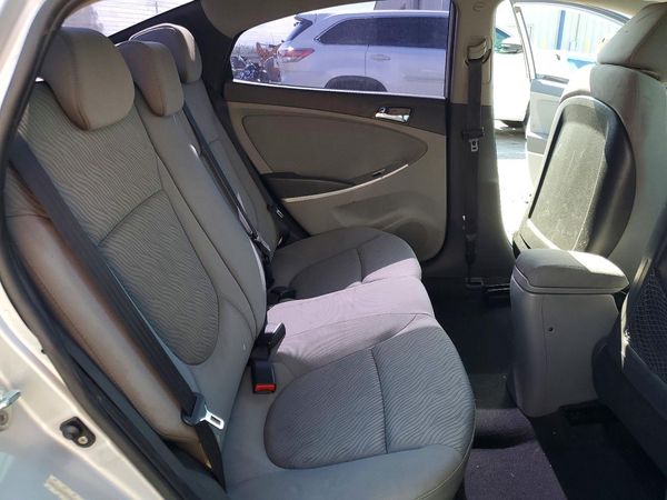 2012 HYUNDAI ACCENT GLS (Middle grade)