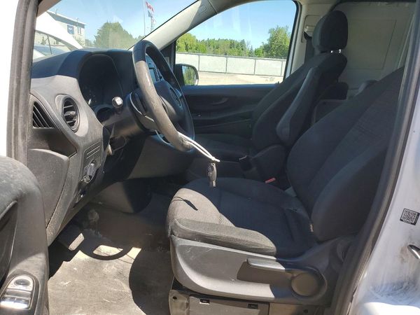 2018 MERCEDES-BENZ METRIS