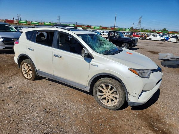 2017 TOYOTA RAV4 Ltd Hybrid — Passenger 3/4