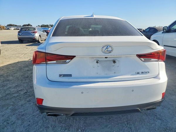 2018 LEXUS IS 300