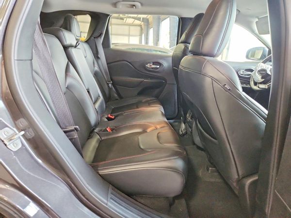 2021 JEEP CHEROKEE TRAILHAWK 4X4