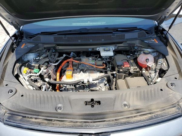 2024 CHEVROLET EQUINOX 2LT — Engine bay