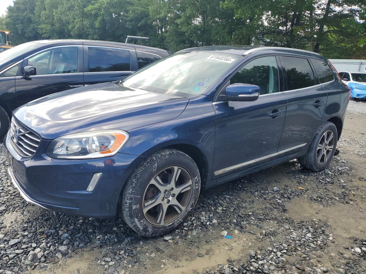 2015 VOLVO XC60 Premier (non R design)