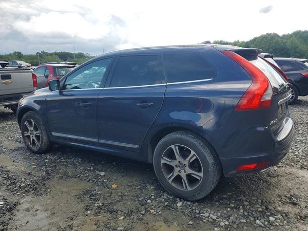 2015 VOLVO XC60 Premier (non R design)