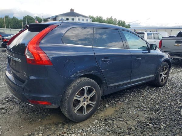 2015 VOLVO XC60 Premier (non R design)