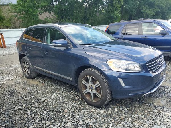 2015 VOLVO XC60 Premier (non R design)