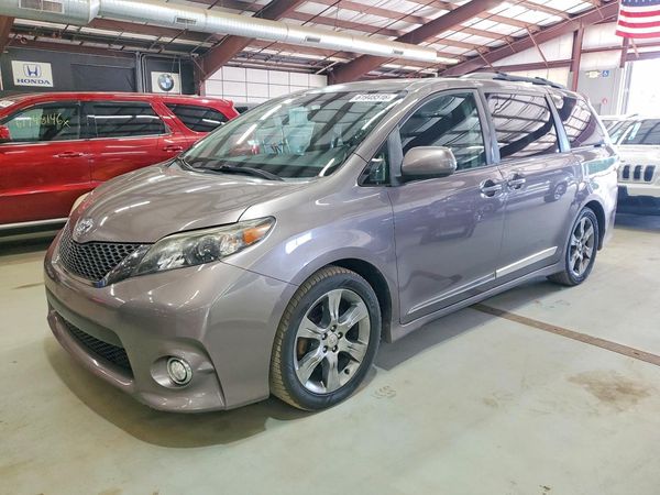2012 TOYOTA SIENNA