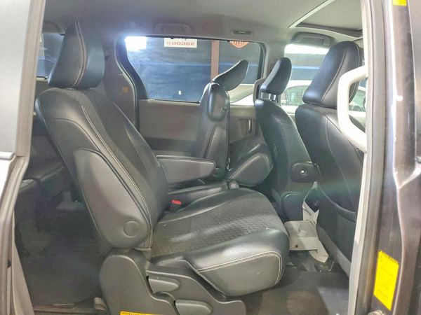 2012 TOYOTA SIENNA