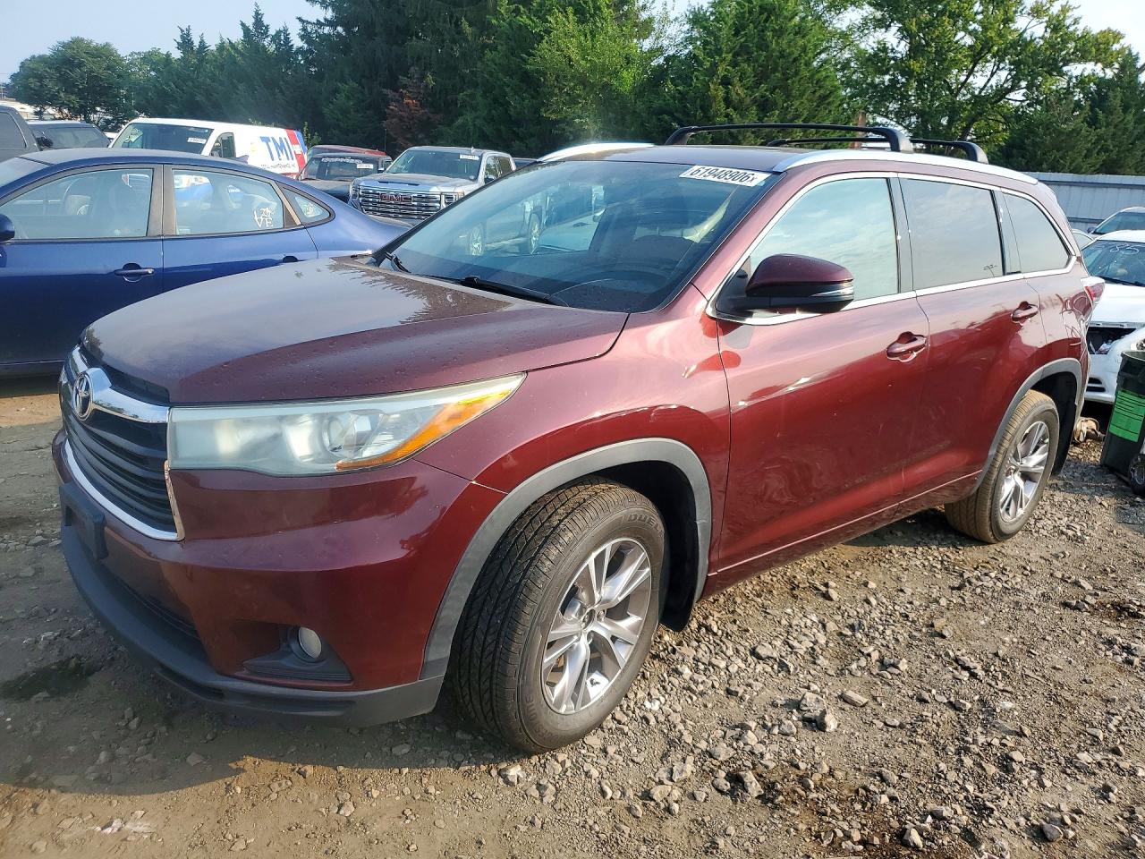 2015 TOYOTA HIGHLANDER Base/Hybrid — Front 3/4