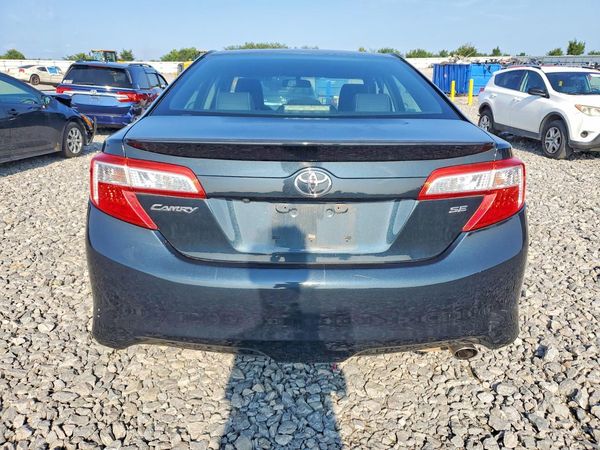 2014 TOYOTA CAMRY
