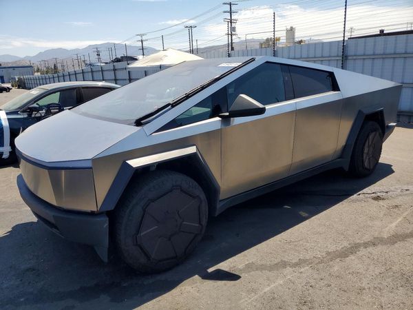 2024 TESLA CYBERTRUCK