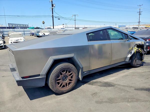 2024 TESLA CYBERTRUCK