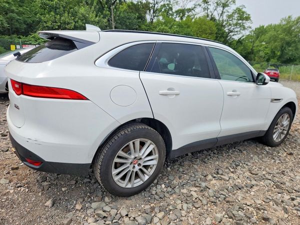 2018 JAGUAR F-PACE Standard