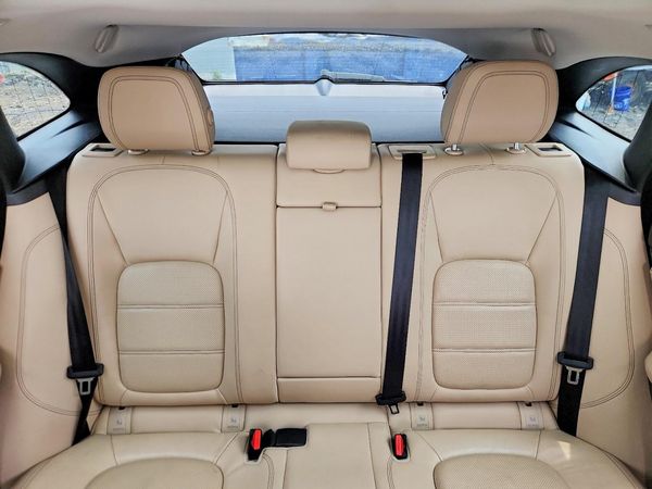 2018 JAGUAR F-PACE Standard