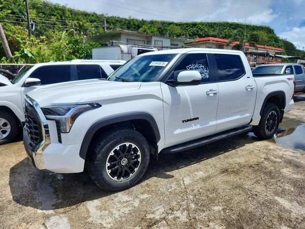 2024 TOYOTA TUNDRA SR5 — Front 3/4