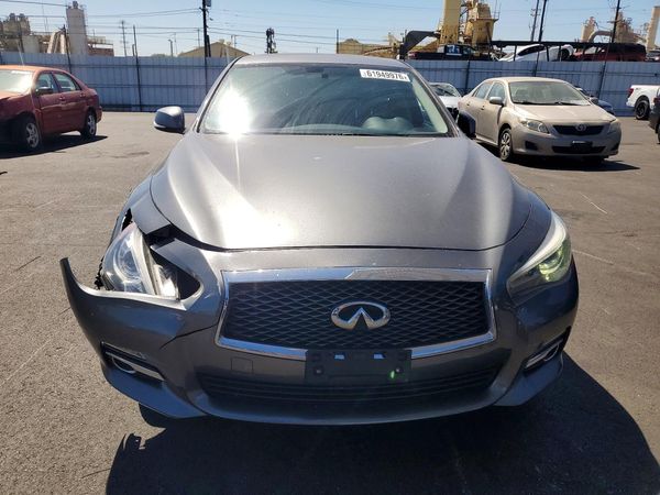 2017 INFINITI Q50