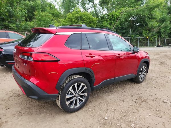 2025 TOYOTA COROLLA CROSS XLE