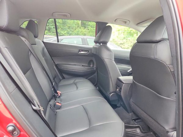 2025 TOYOTA COROLLA CROSS XLE