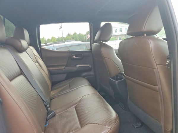 2017 TOYOTA TACOMA Limited