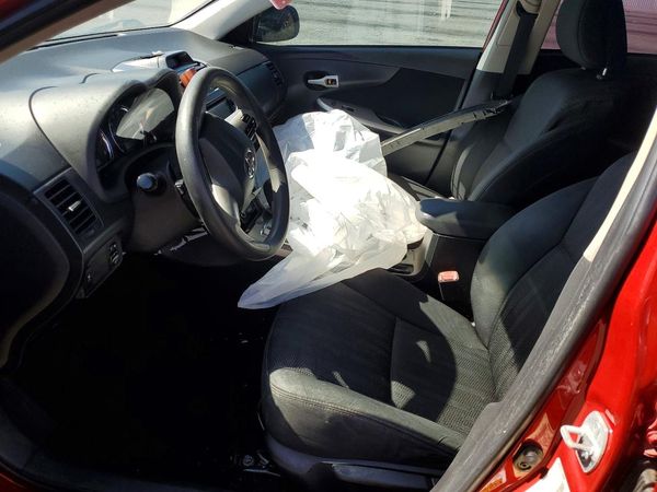 2013 TOYOTA COROLLA — DENT