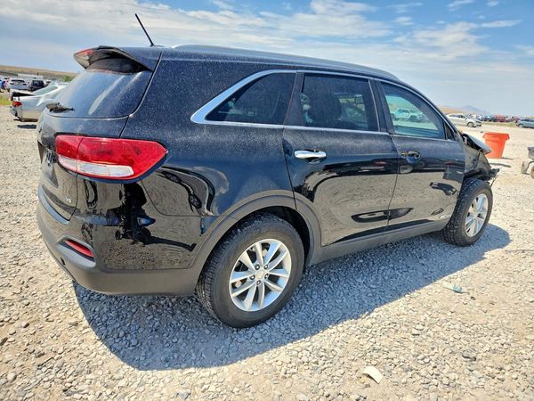 2017 KIA SORENTO L, LX