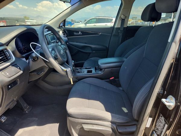 2017 KIA SORENTO L, LX