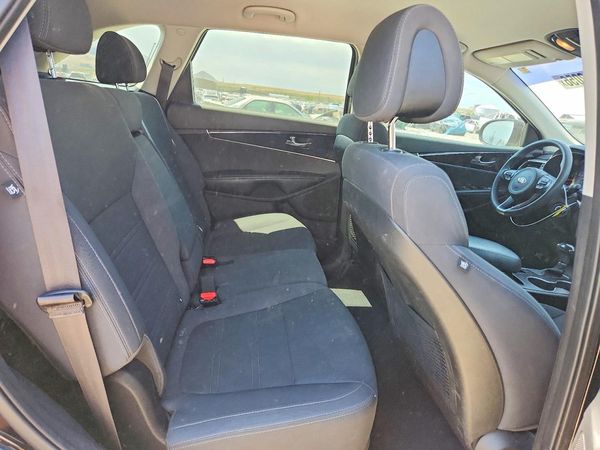 2017 KIA SORENTO L, LX
